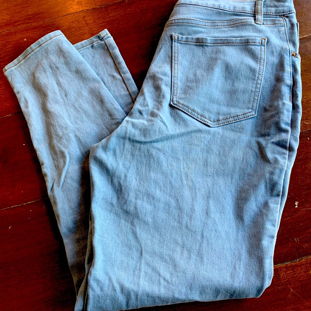 No Boundaries Light wash high rise skinny Jean